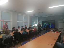 Odlotowe zajęcia w naszej szkole! Uczniowie poznali świat dronów FPV